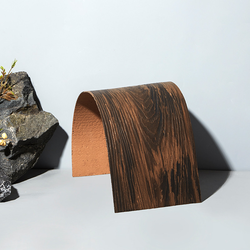 En dehors d'en céramique imitez le bois le mur flexible qu'extérieur couvre de tuiles le matériel décoratif de construction