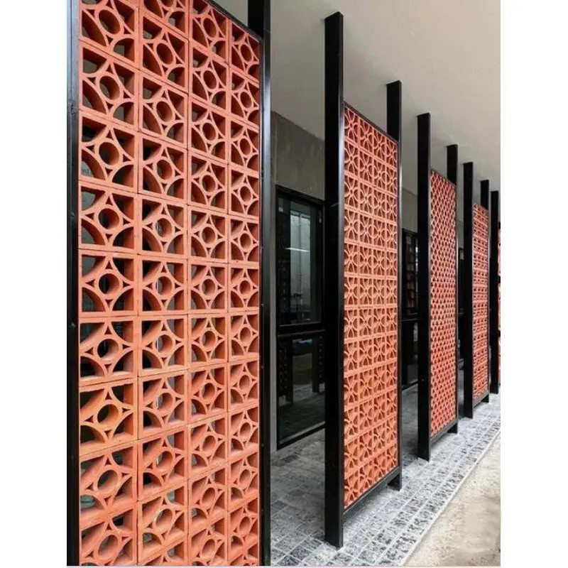 Beau bloc rouge adapté aux besoins du client de brise de ventilation de mur de briques de terre cuite perforée pour l'hôtel