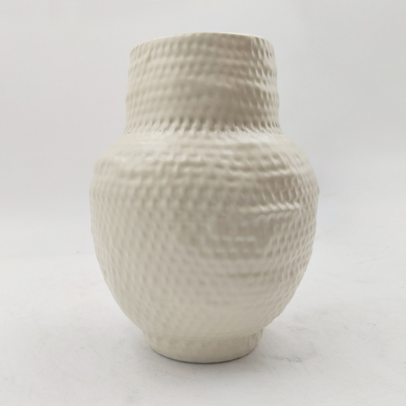 Vases de fleurs en céramique et en porcelaine sur mesure pour la décoration intérieure
