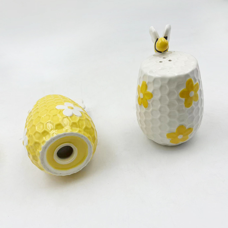 Flower and Bee Ceramic Salt and Pepper Shaker Pour les accessoires de cuisine Décoration de maison