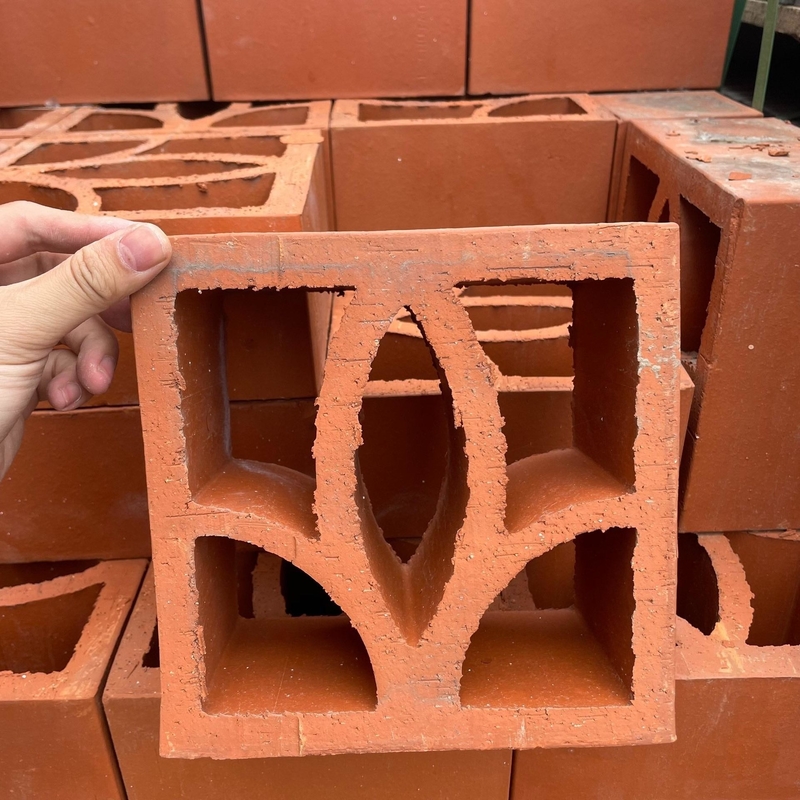Terracotta naturel en terre cuite rouge Blocs creux Jaali Carreaux pour revêtement de mur Briques à vent Taille 200X200 mm Modèle carré