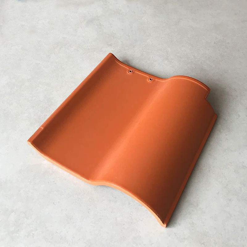 Carreaux de toit en céramique espagnol en forme de S de haute qualité en céramique rouille rouge idéal pour les toits en pente