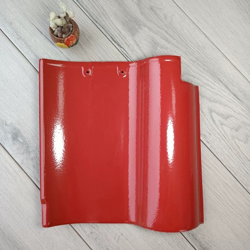 Carreaux de toit en céramique de qualité en céramique rouge pour les toits esthétiques