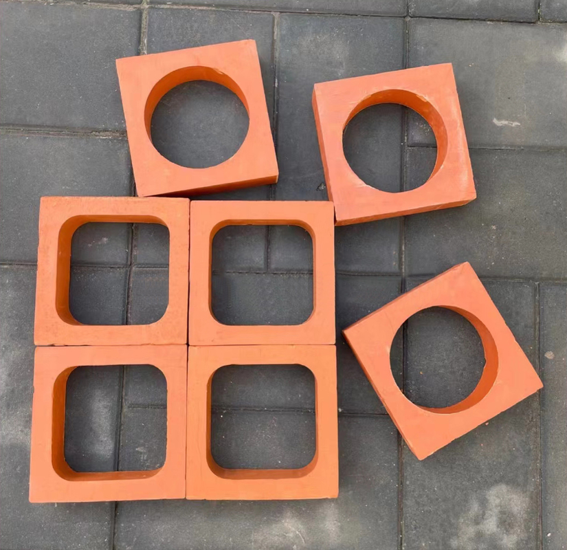 Murs en terre cuite Blocs de brise Isolation thermique 800 degrés Centigrade Briques rouges Matériau de décoration de bâtiment scolaire