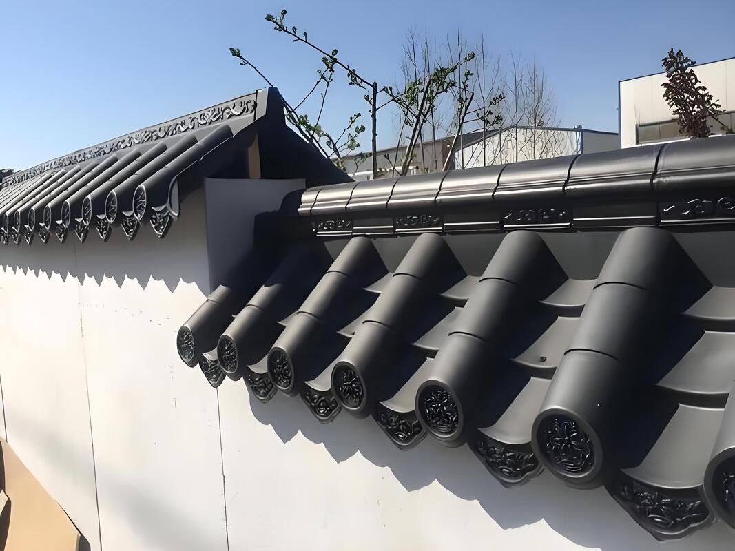 Tuile de toit préfabriquée en PP de Chine, installation facile, mur de maison, matériau imperméable, tuiles de toit artificielles en plastique