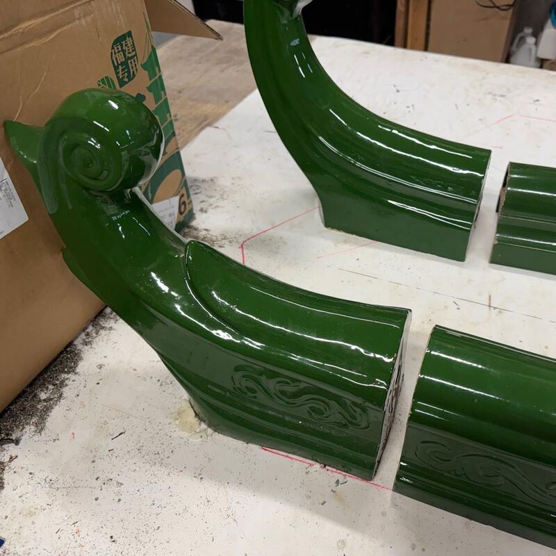 Pavillon en bois de style chinois avec des tuiles vitrées vertes Retro Texture en bois Cour de paysage Pavillon pour balcon Décor naturel