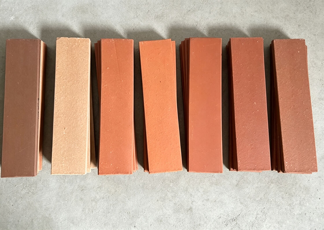 Carreaux en brique mince en argile rouge pour les murs extérieurs, revêtement de jardinage, paysage et décoration de bâtiments