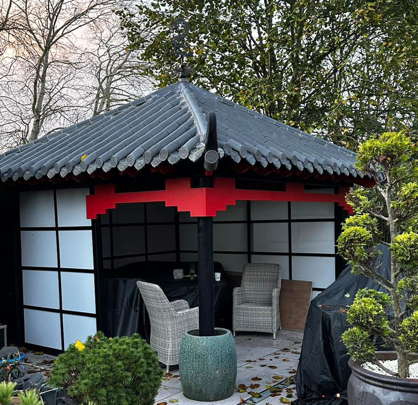 Pavillon de maison de thé d'extérieur de style japonais et chinois, cour confortable, gazebo avec système de tuiles de hanche et avant-toits retroussés