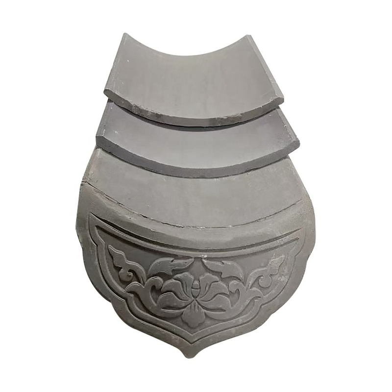 Tuiles traditionnelles chinoises en argile pour passerelles Paifang Système de tuiles en céramique grise robuste pour portails en arche et entrées de temple